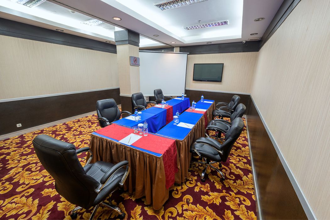 Executive Boardroom - 003